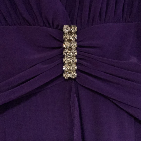 Dress with scarf - Picture 2 of 9